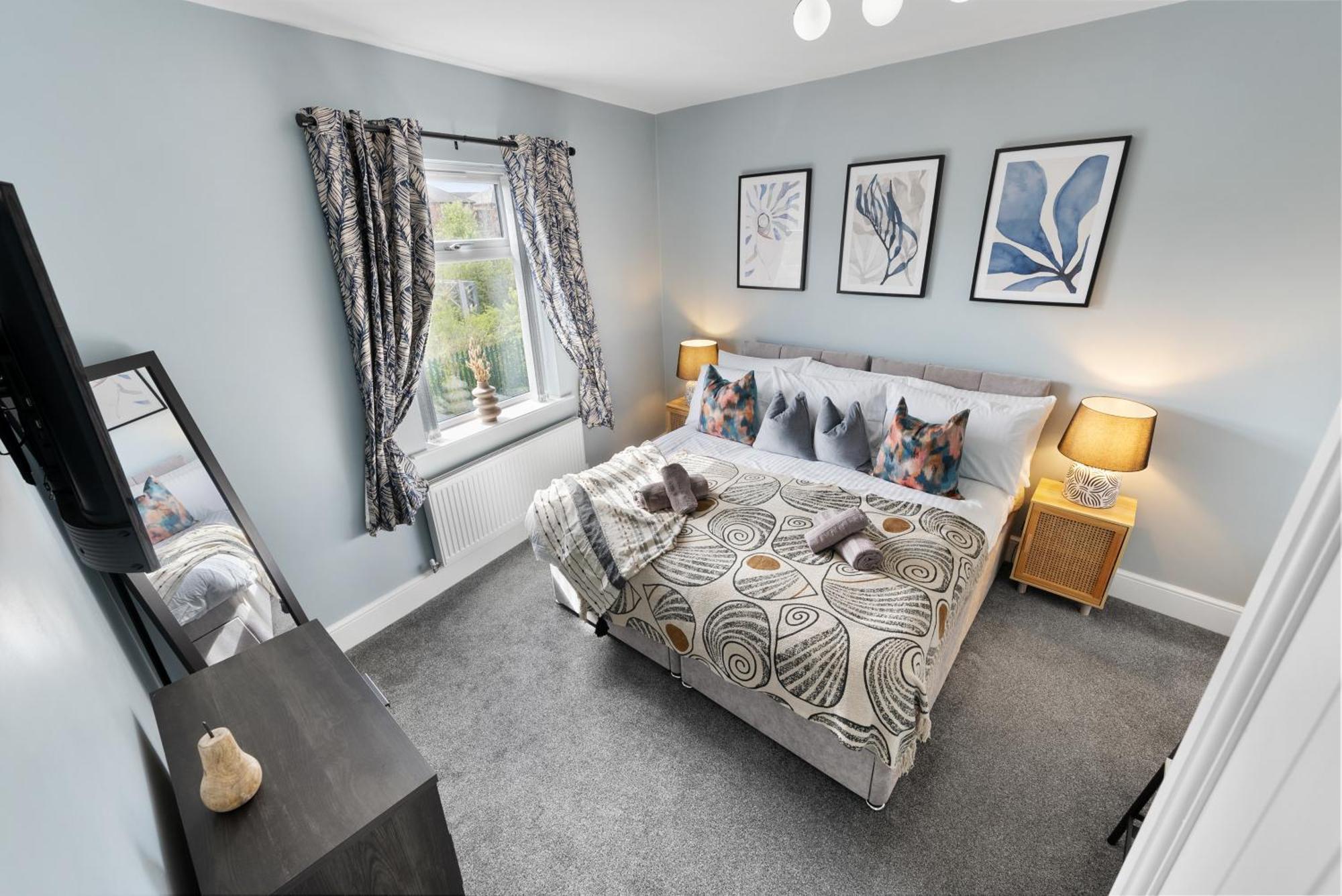 4-Bedroom Stunning Luxe, Spacious & Stylish Design House Bolton, Sleeps 11, With Parking Central Bolton, Links To Manchester, Pet-Friendly, Best For Groups! Work Contractors And Summer Special Offer! - By Blue Puffin Stays Farnworth Exterior photo
