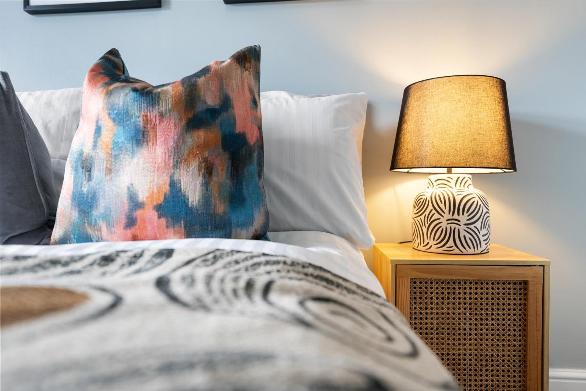 4-Bedroom Stunning Luxe, Spacious & Stylish Design House Bolton, Sleeps 11, With Parking Central Bolton, Links To Manchester, Pet-Friendly, Best For Groups! Work Contractors And Summer Special Offer! - By Blue Puffin Stays Farnworth Exterior photo