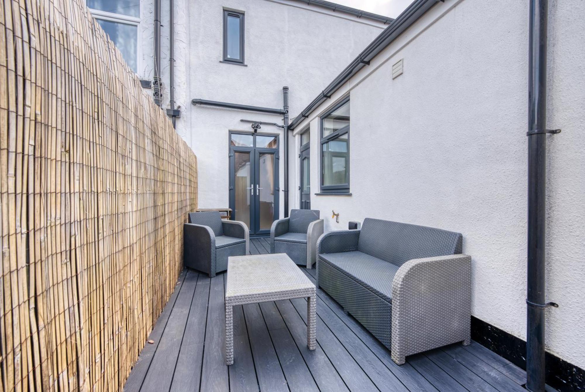 4-Bedroom Stunning Luxe, Spacious & Stylish Design House Bolton, Sleeps 11, With Parking Central Bolton, Links To Manchester, Pet-Friendly, Best For Groups! Work Contractors And Summer Special Offer! - By Blue Puffin Stays Farnworth Exterior photo