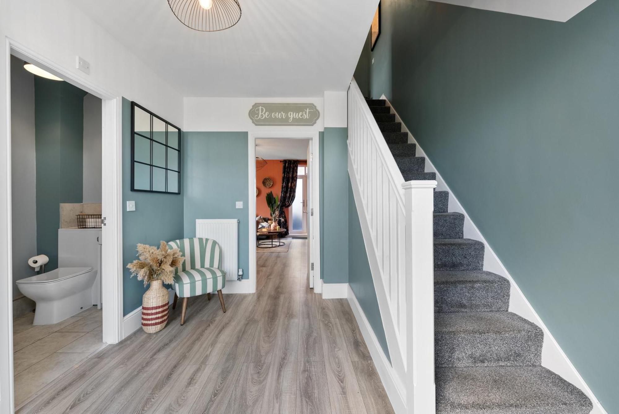 4-Bedroom Stunning Luxe, Spacious & Stylish Design House Bolton, Sleeps 11, With Parking Central Bolton, Links To Manchester, Pet-Friendly, Best For Groups! Work Contractors And Summer Special Offer! - By Blue Puffin Stays Farnworth Exterior photo