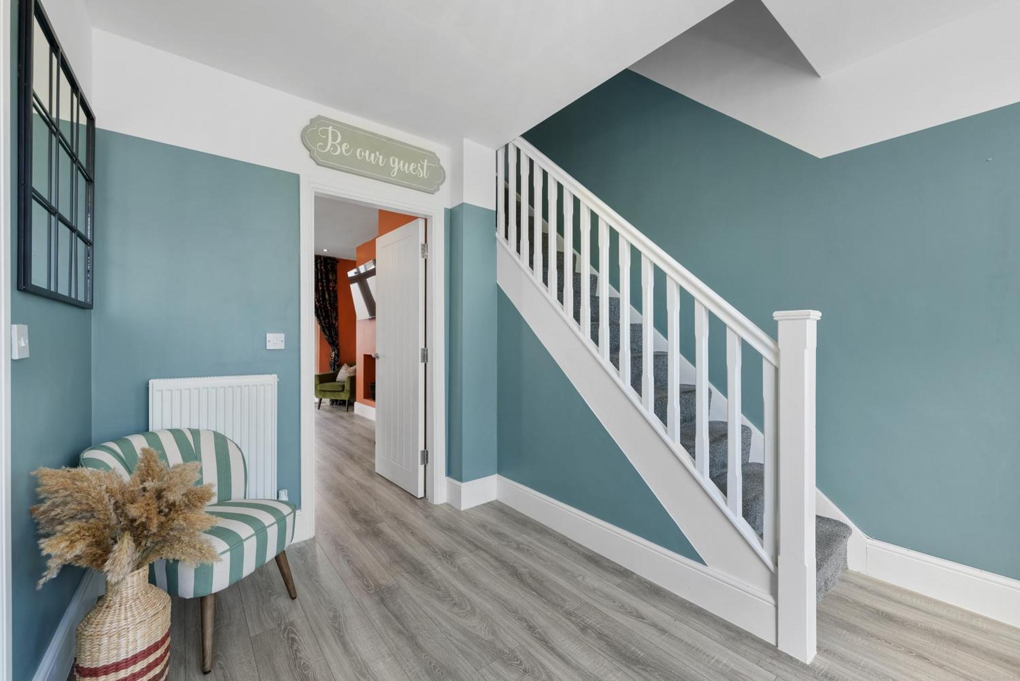 4-Bedroom Stunning Luxe, Spacious & Stylish Design House Bolton, Sleeps 11, With Parking Central Bolton, Links To Manchester, Pet-Friendly, Best For Groups! Work Contractors And Summer Special Offer! - By Blue Puffin Stays Farnworth Exterior photo