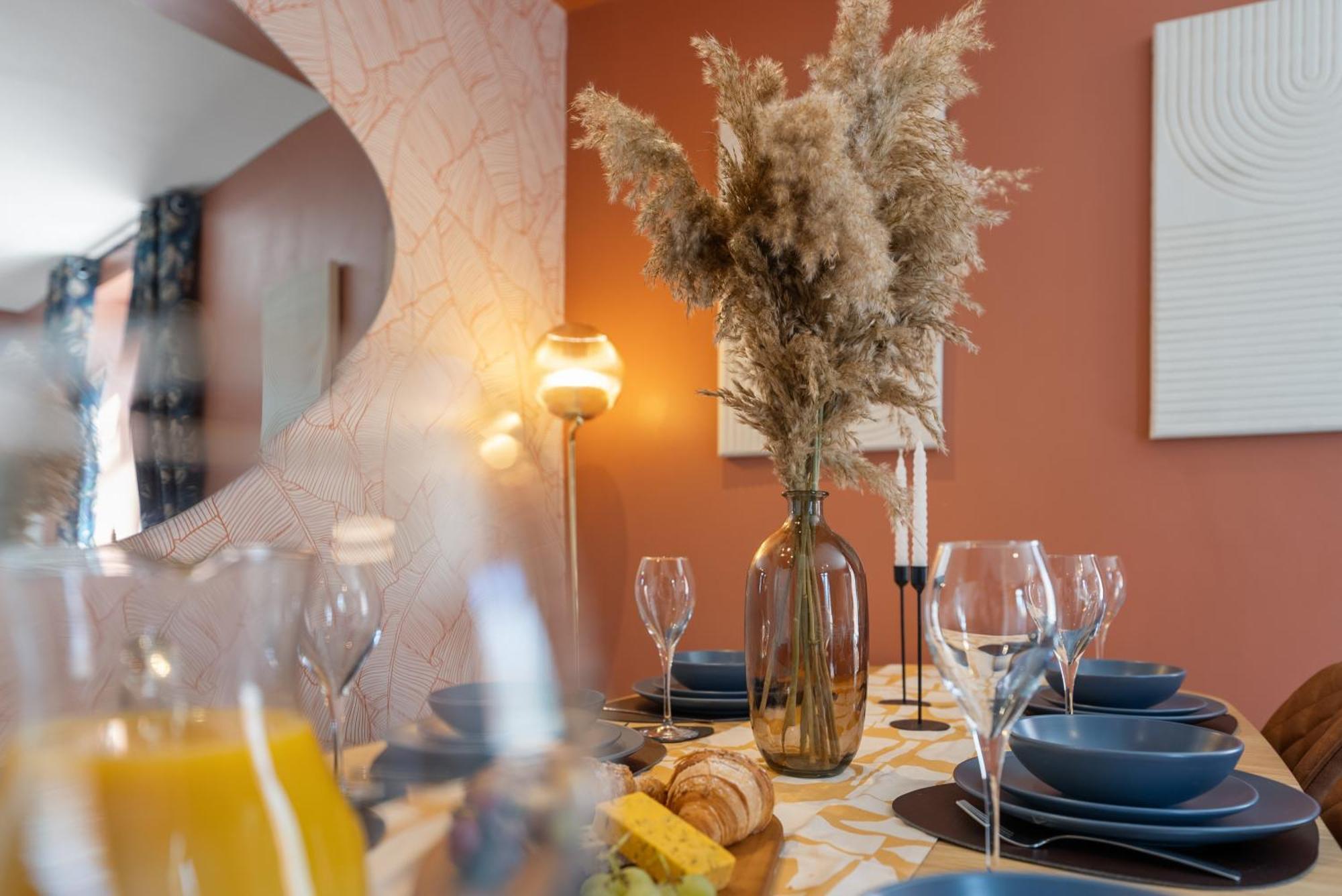 4-Bedroom Stunning Luxe, Spacious & Stylish Design House Bolton, Sleeps 11, With Parking Central Bolton, Links To Manchester, Pet-Friendly, Best For Groups! Work Contractors And Summer Special Offer! - By Blue Puffin Stays Farnworth Exterior photo